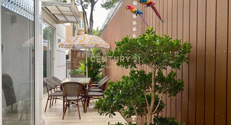 Casa adosada en venta de 2 habitaciones en Yan Nawa, Bangkok