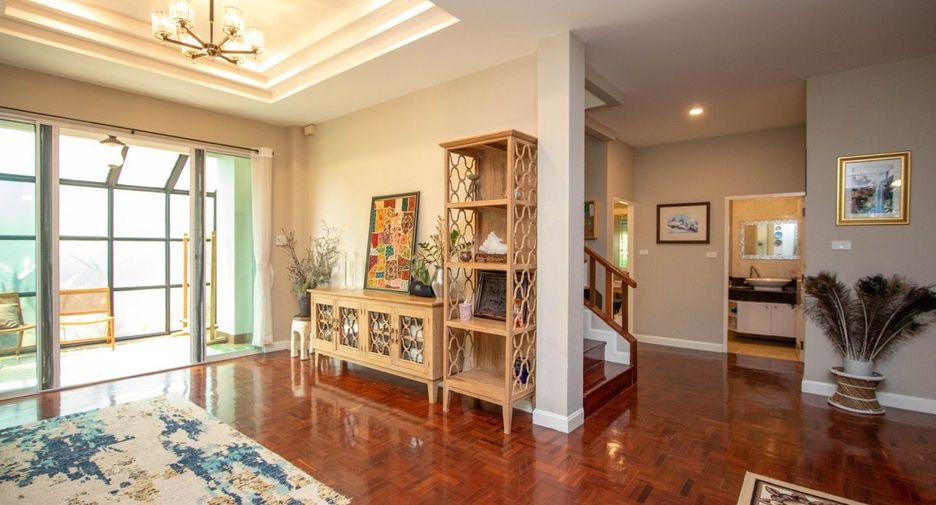 For sale 4 bedrooms house in Hang Dong, Chiang Mai