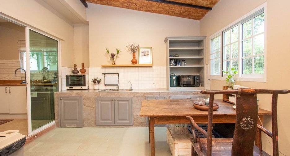 For sale 4 bedrooms house in Hang Dong, Chiang Mai