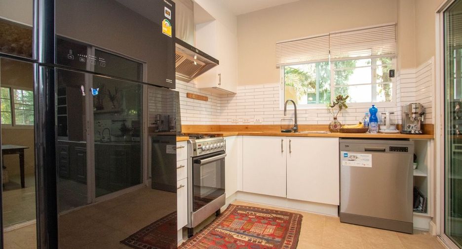 For sale 4 bedrooms house in Hang Dong, Chiang Mai