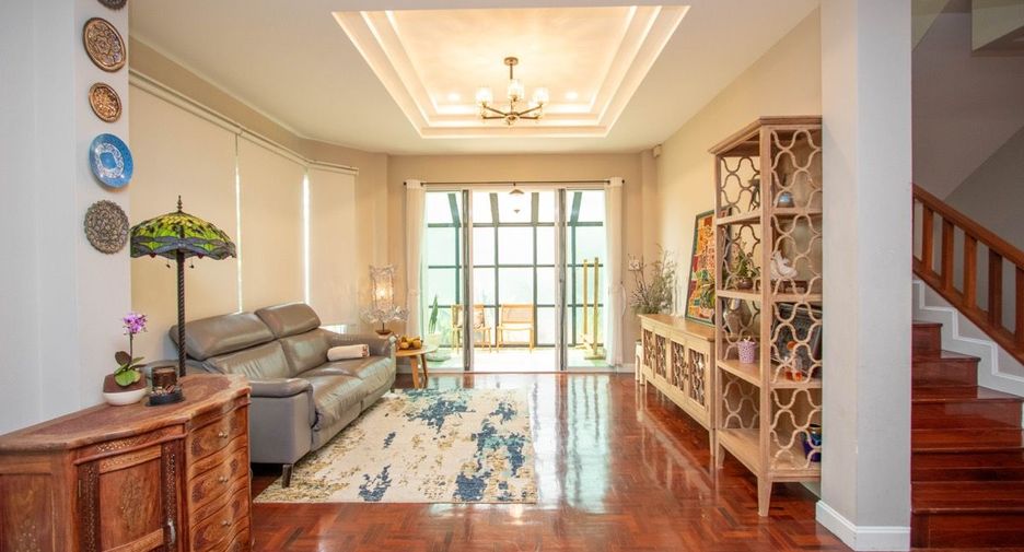 For sale 4 bedrooms house in Hang Dong, Chiang Mai