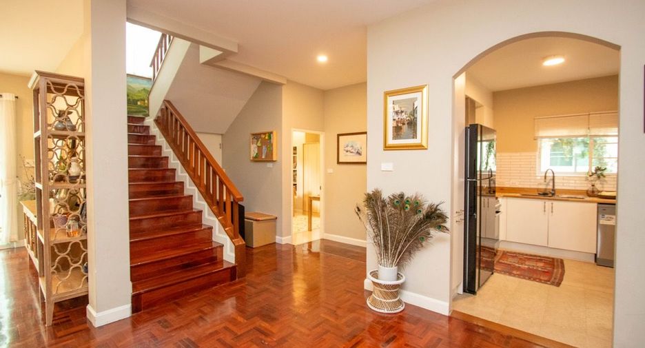 For sale 4 bedrooms house in Hang Dong, Chiang Mai