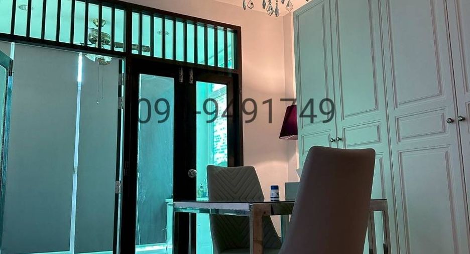 For rent 5 bedrooms house in Wang Thonglang, Bangkok