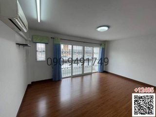 Casa adosada en alquiler de 2 habitaciones en Lat Krabang, Bangkok