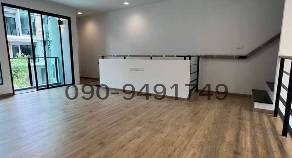 For rent 4 bedrooms townhouse in Bang Khen, Bangkok