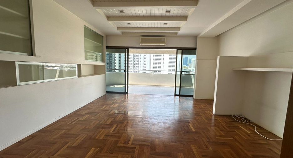 ให้เช่า 3 ห้องนอน คอนโด ใน วัฒนา, กรุงเทพฯ