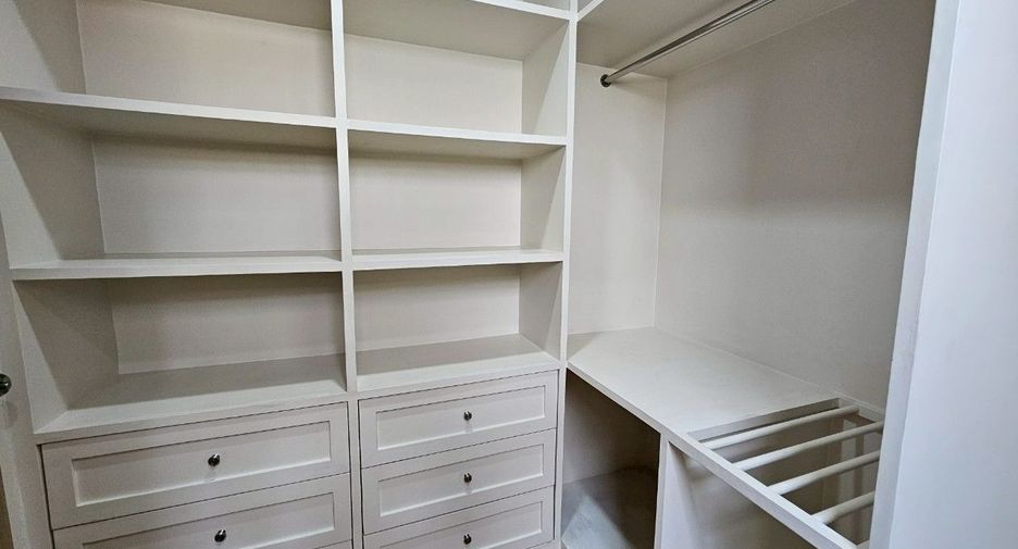 Apartment zur Miete mit 1 Zimmer in Khlong Toei, Bangkok