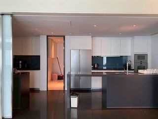 For rent 3 Beds condo in Pathum Wan, Bangkok
