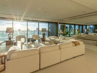 For rent 3 Beds condo in Pathum Wan, Bangkok