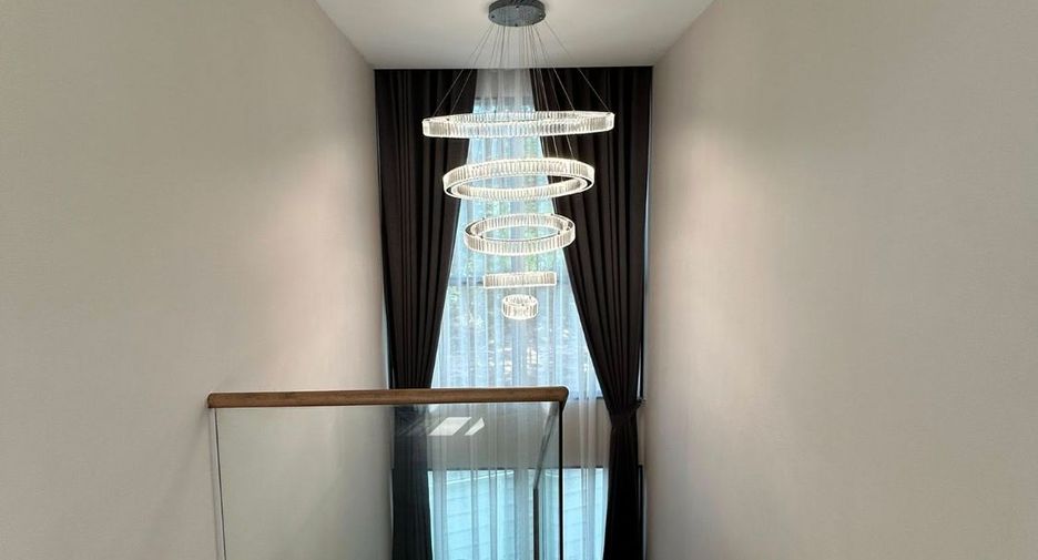 Villa zum Kauf mit 4 Zimmer in Bang Lamung, Chonburi
