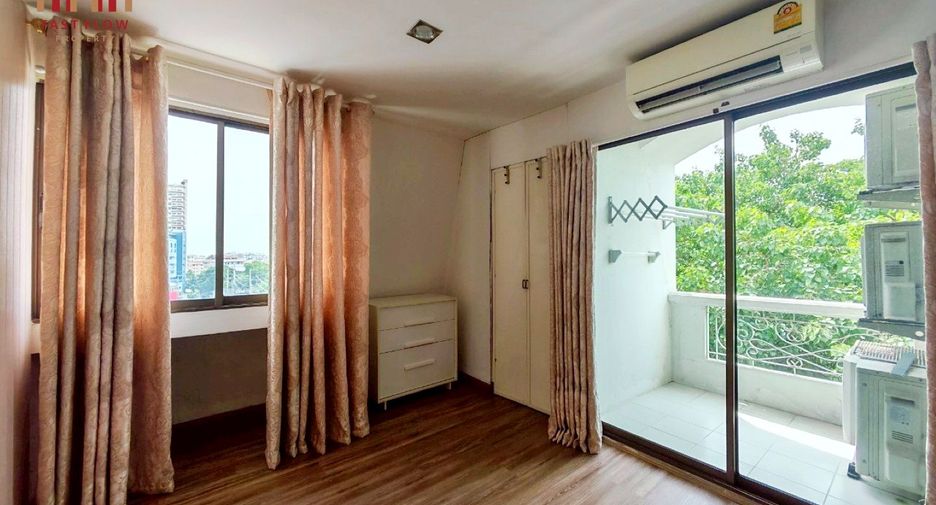 For sale 2 bedrooms condo in Wang Thonglang, Bangkok