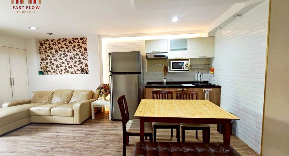 For sale 2 bedrooms condo in Wang Thonglang, Bangkok