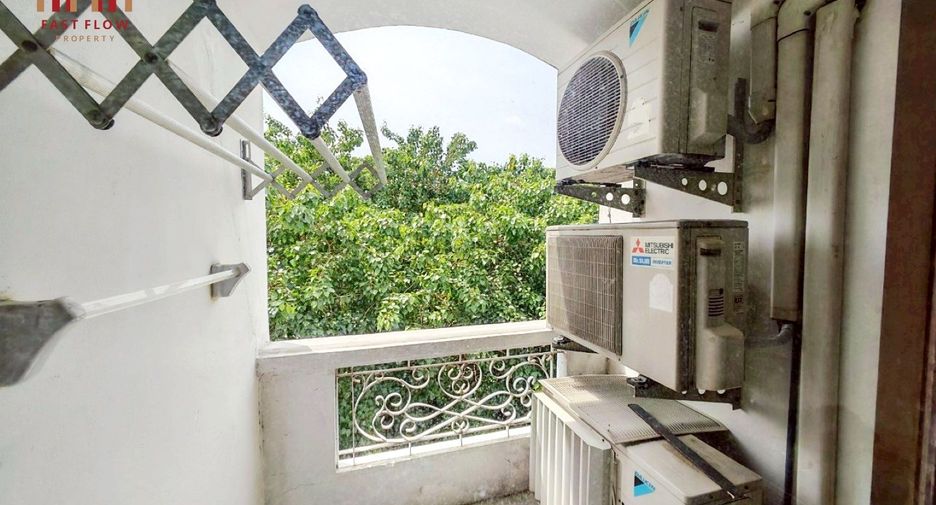 For sale 2 bedrooms condo in Wang Thonglang, Bangkok