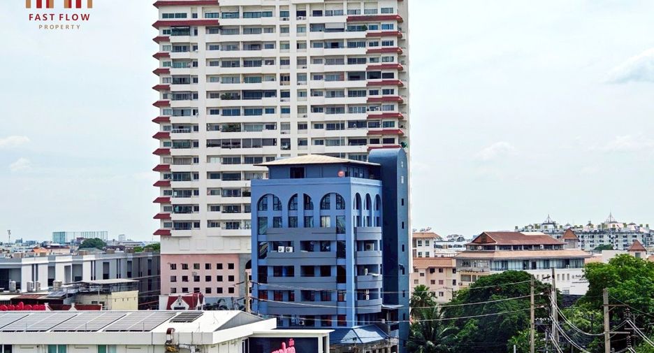 For sale 2 bedrooms condo in Wang Thonglang, Bangkok