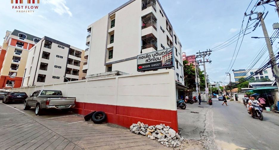 For sale 2 bedrooms condo in Wang Thonglang, Bangkok