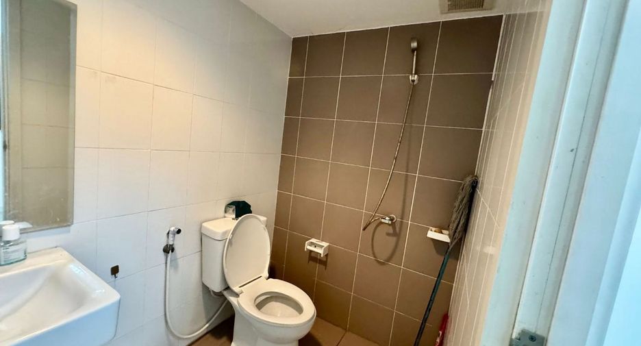 For rent and for sale 3 bedrooms townhouse in Si Racha, Chonburi