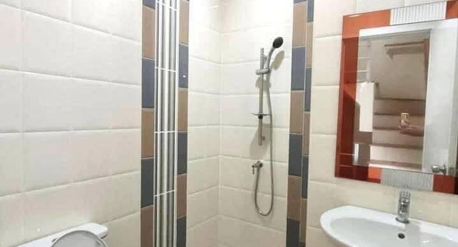 For rent 4 bedrooms townhouse in Si Racha, Chonburi