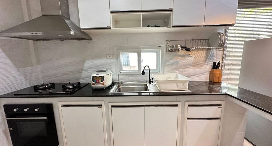 For rent 3 bedrooms house in Si Racha, Chonburi