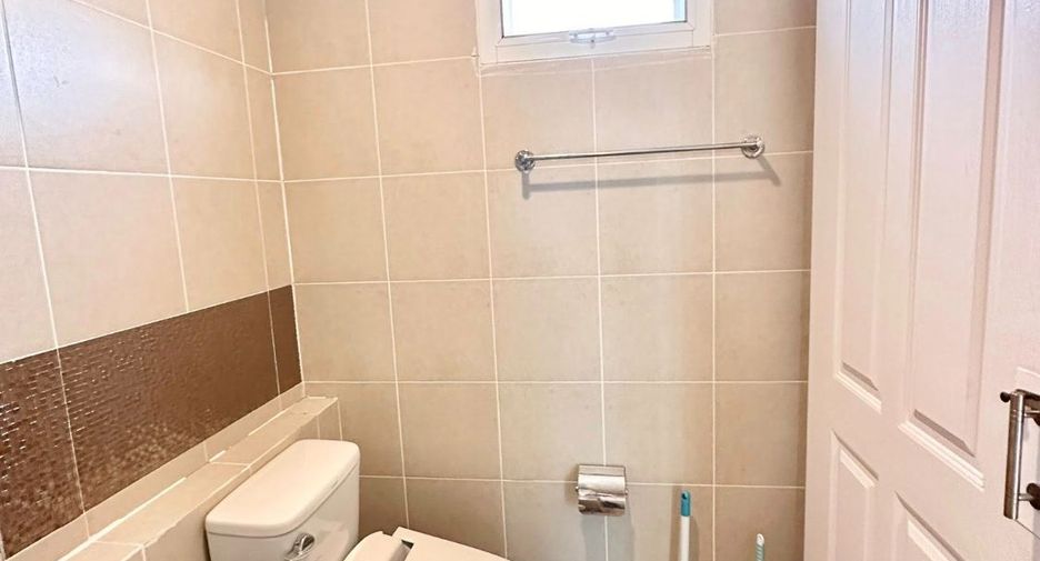 For rent 3 bedrooms house in Si Racha, Chonburi