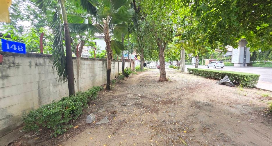 For sale land in Phaya Thai, Bangkok