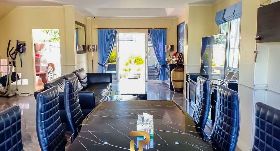 À vendre 33 chambres villa à Bang Lamung, Chonburi