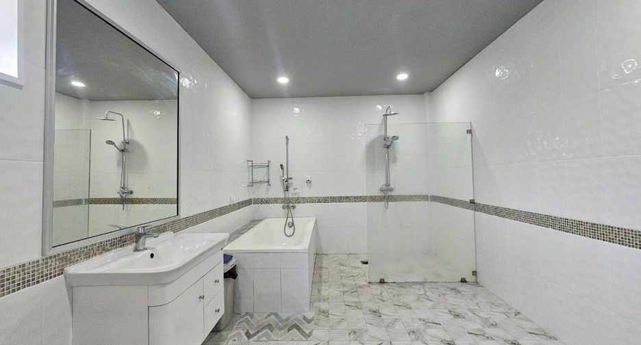 出售 4 卧室 独立屋 在 Sattahip, Chon Buri