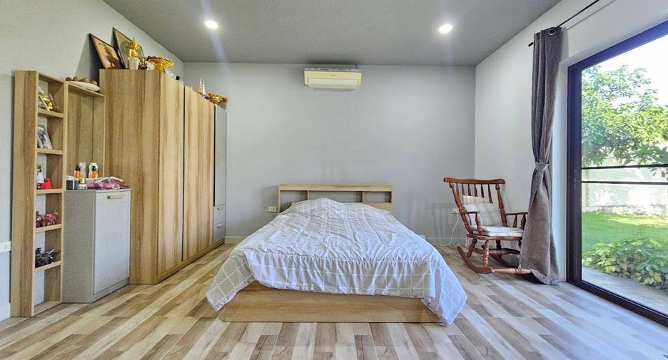 出售 4 卧室 独立屋 在 Sattahip, Chon Buri