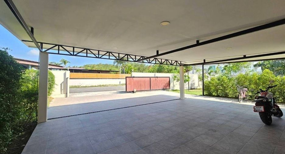 出售 4 卧室 独立屋 在 Sattahip, Chon Buri