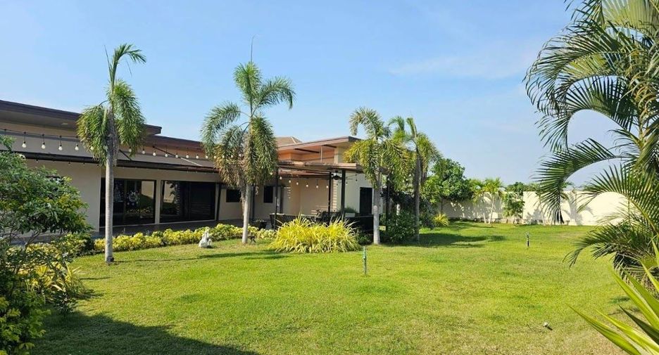 出售 4 卧室 独立屋 在 Sattahip, Chon Buri