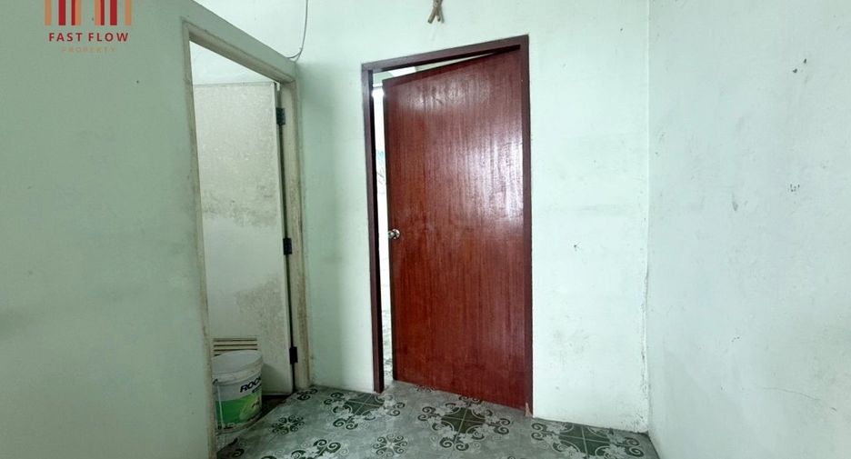 Gewerbefläche zum Kauf mit 2 Zimmer in Thawi Watthana, Bangkok