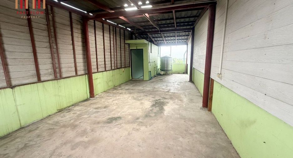 Gewerbefläche zum Kauf mit 2 Zimmer in Thawi Watthana, Bangkok
