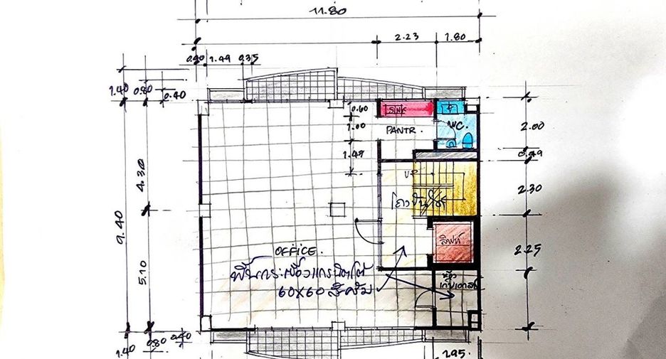 For rent 10 bedrooms retail Space in Huai Khwang, Bangkok