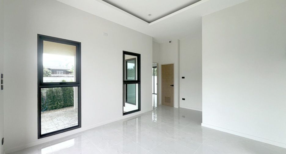 For sale 2 bedrooms house in Saraphi, Chiang Mai