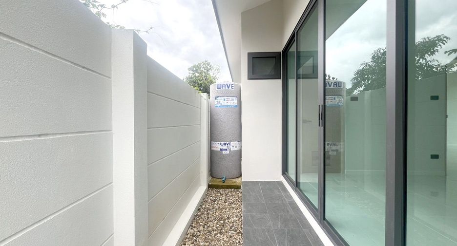 For sale 2 bedrooms house in Saraphi, Chiang Mai