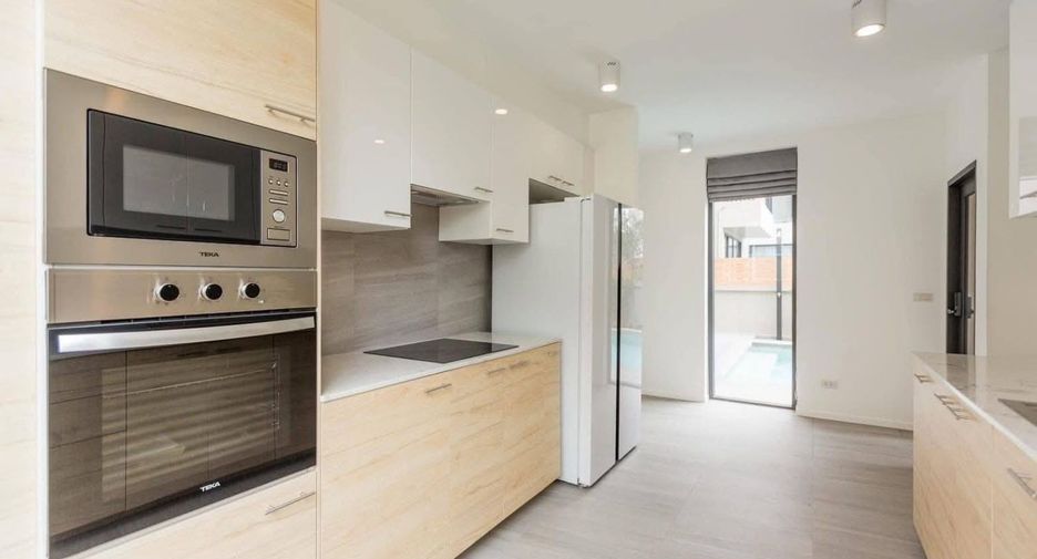 For rent 4 bedrooms villa in Mueang Chiang Mai, Chiang Mai