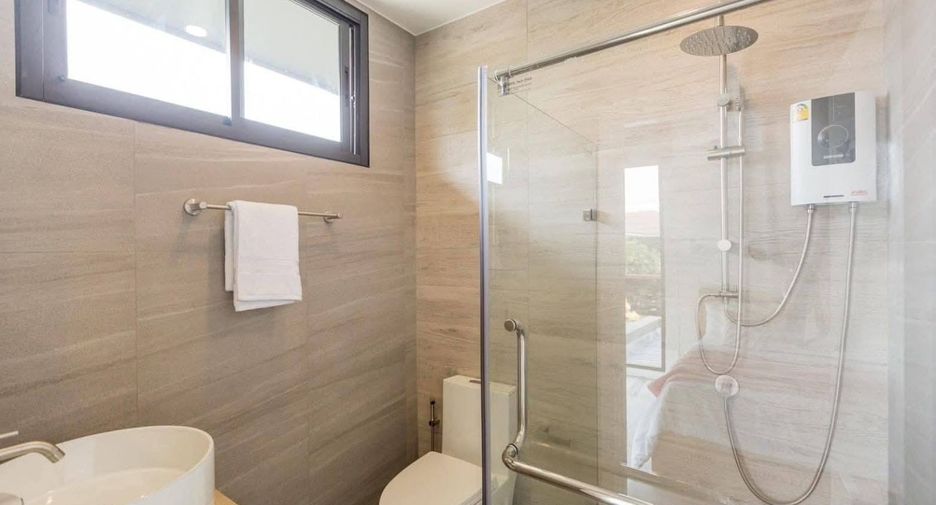 For rent 4 bedrooms villa in Mueang Chiang Mai, Chiang Mai