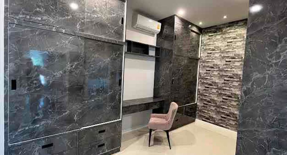 À louer 4 chambres villa à Bang Lamung, Chonburi