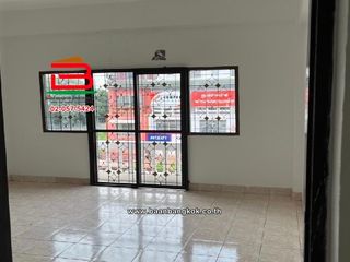 For sale 3 bedrooms retail Space in Sai Mai, Bangkok