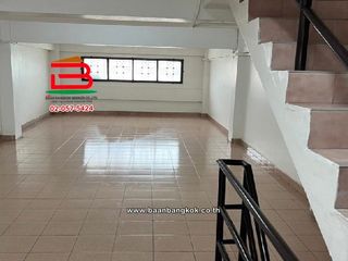 For sale 3 bedrooms retail Space in Sai Mai, Bangkok