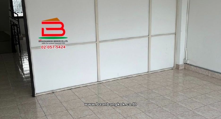 For sale 3 bedrooms retail Space in Sai Mai, Bangkok