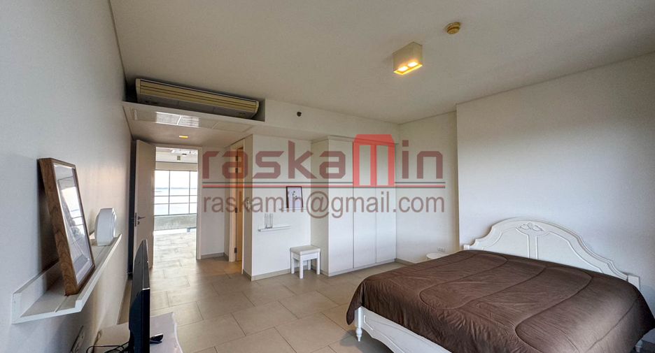For sale 3 bedrooms condo in North Pattaya, Pattaya