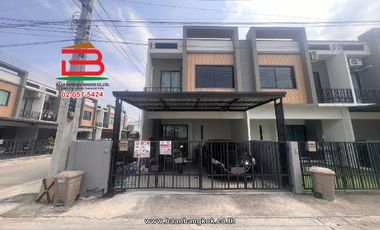 出售 2 卧室 联排别墅 在 Mueang Pathum Thani, Pathum Thani