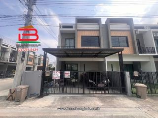 For sale 2 bedrooms townhouse in Mueang Pathum Thani, Pathum Thani
