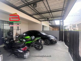 For sale 2 bedrooms townhouse in Mueang Pathum Thani, Pathum Thani