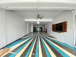For rent 3 bedrooms retail Space in Mueang Chiang Mai, Chiang Mai