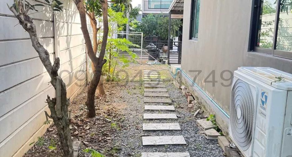 出租 3 卧室 联排别墅 在 Bang Khen, 曼谷