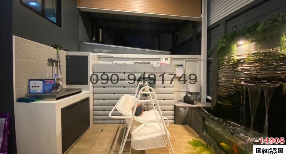 For rent 3 bedrooms townhouse in Yan Nawa, Bangkok