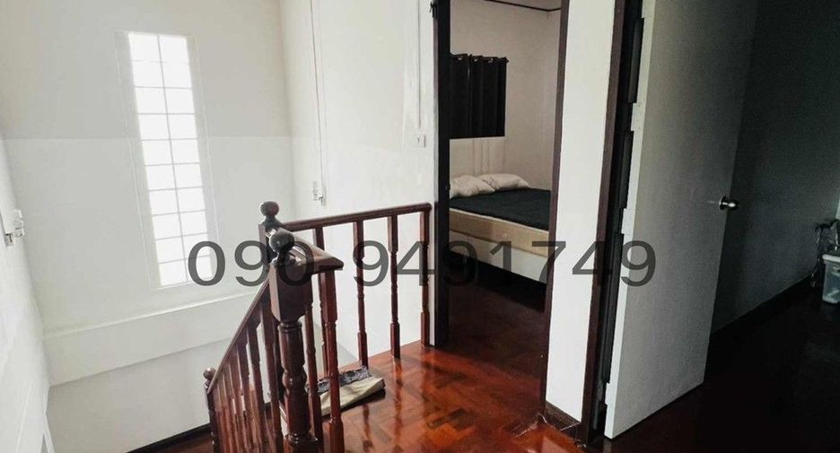 À louer 3 chambres maison à Min Buri, Bangkok