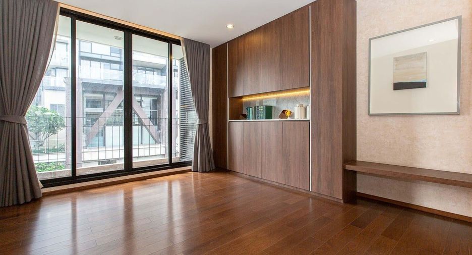For rent and for sale 4 bedrooms condo in Sathon, Bangkok