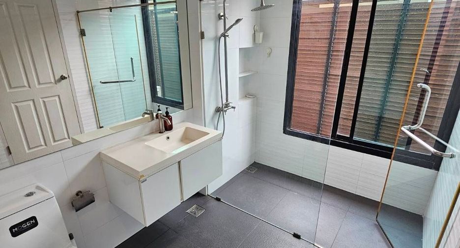 For rent 4 bedrooms house in Bang Phli, Samut Prakan